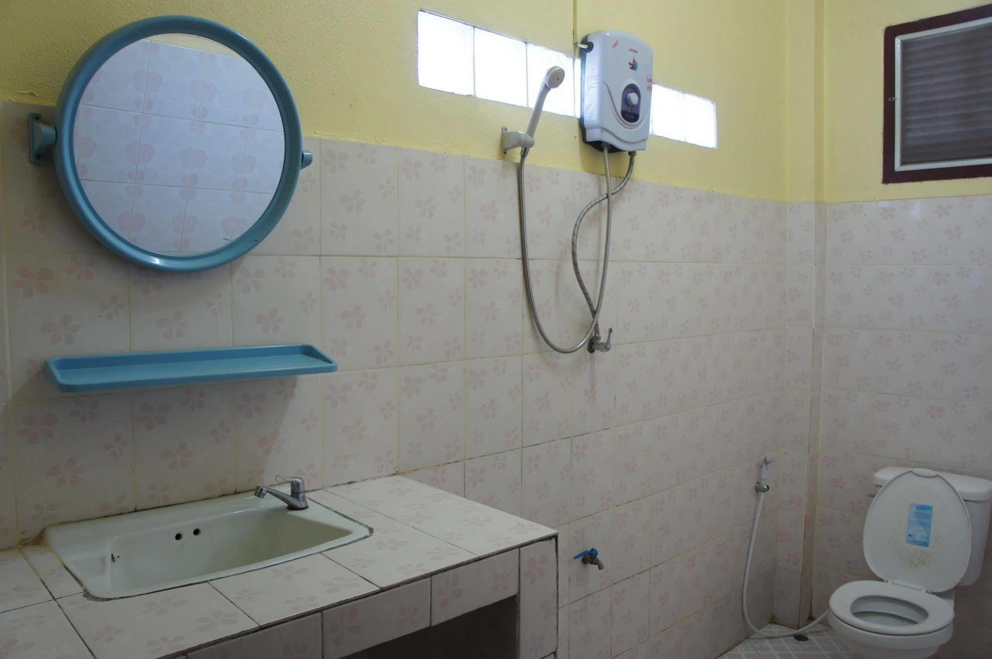 Viengsavanh Guesthouse Vang Vieng Extérieur photo
